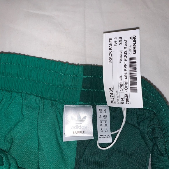 Brand New Adidas Joggers!💚 - Picture 2 of 2